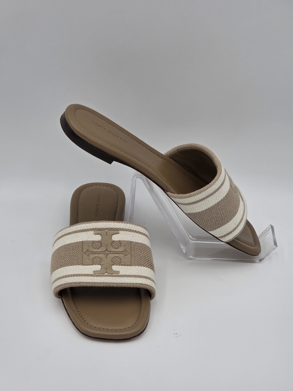 Tory Burch Double T Jacquard Slide sandals in Cammello/Ash White. Sz 7